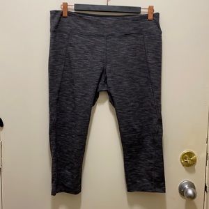 ⭐️(3/$25) Grey cropped leggings